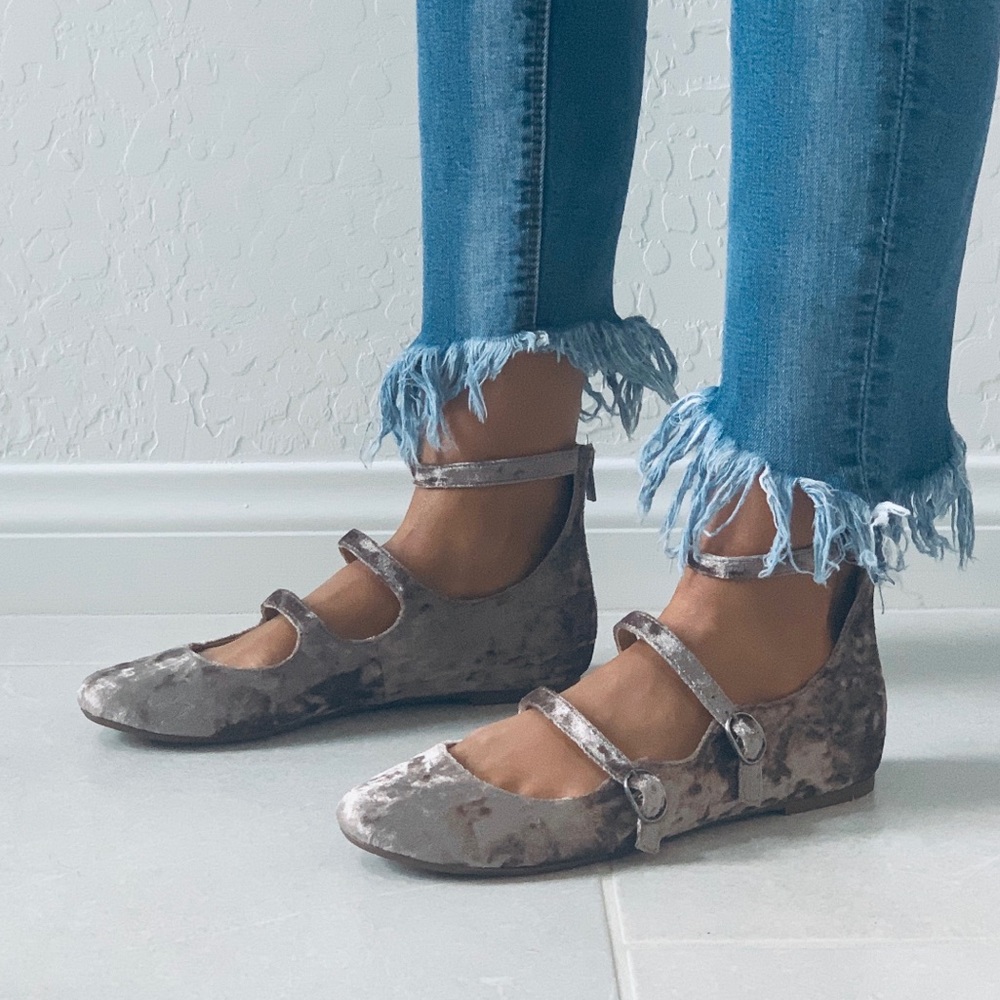 Romantic Crushed Velvet Mary Jane Ballet Flat - Picture 3 of 7